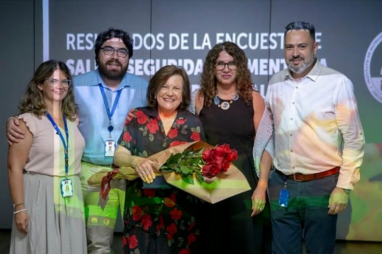 SENAMA reconoce a Dres. Cecilia Albala y Juan Carlos Molina